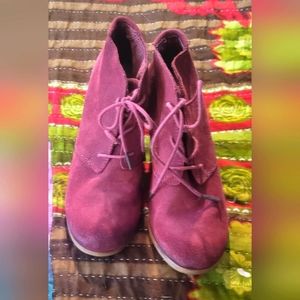 Wine suede Booties